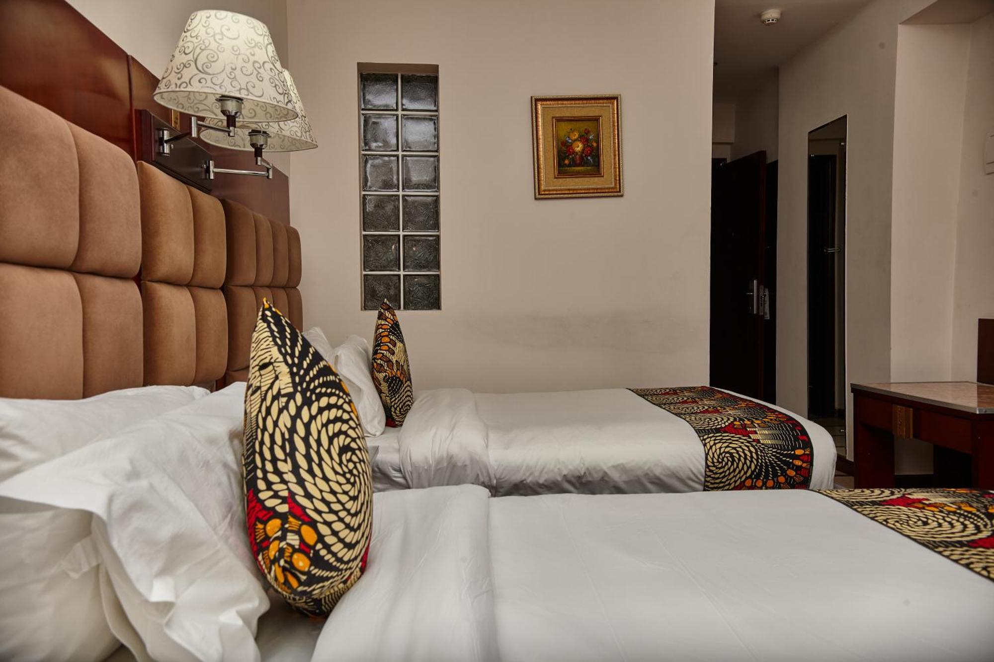 Best Western Plus Paramount Hotel Lusaka Ngoại thất bức ảnh